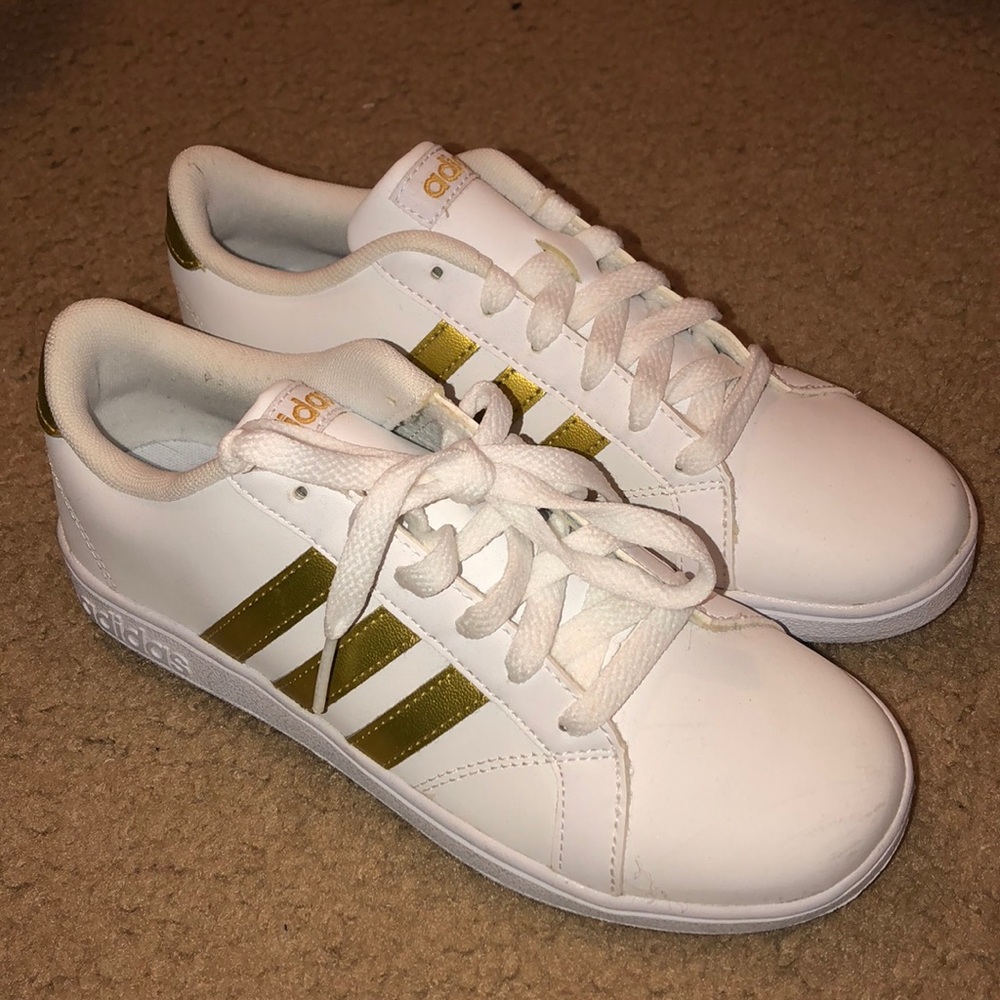 Adidas Girls Neo Baseline size 3 Gold